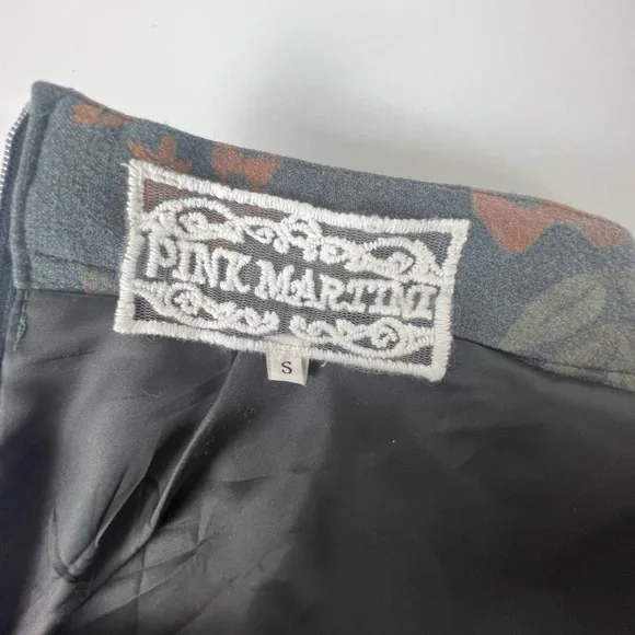 Modcloth Floral A-Line Skirt in Gray and Brown - Picture 2 of 7